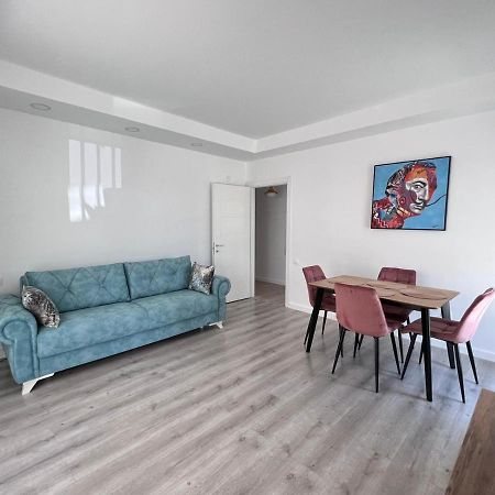 Cosmopolis Bliss: Your Home Away From Home Stefanestii de Jos Exterior photo
